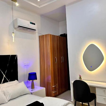Urban Retreat Luxury Shortlet Apartment Lekki Ajah Lagos With Pool And Gym Екстериор снимка