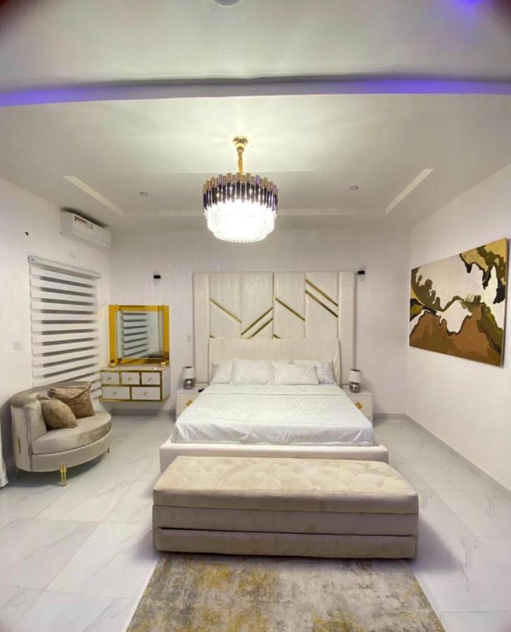 Urban Retreat Luxury Shortlet Apartment Lekki Ajah Lagos With Pool And Gym Екстериор снимка