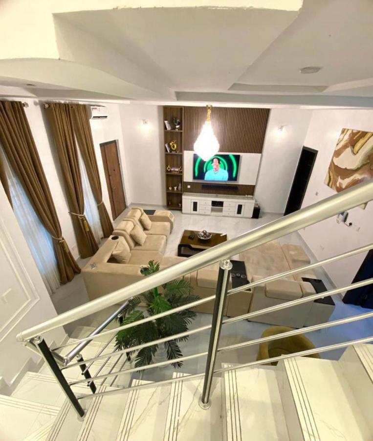Urban Retreat Luxury Shortlet Apartment Lekki Ajah Lagos With Pool And Gym Екстериор снимка