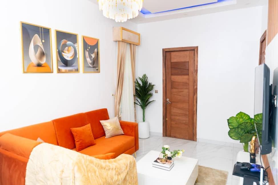 Urban Retreat Luxury Shortlet Apartment Lekki Ajah Lagos With Pool And Gym Екстериор снимка