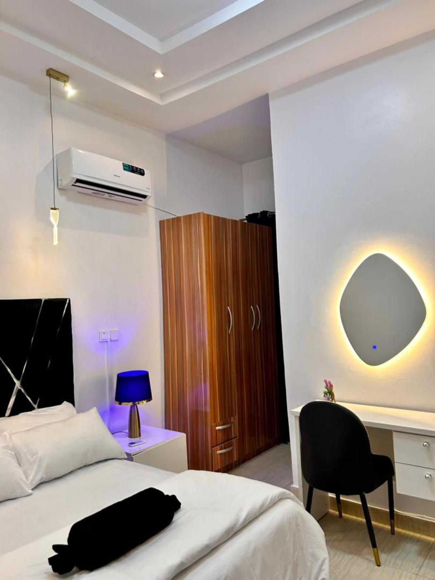 Urban Retreat Luxury Shortlet Apartment Lekki Ajah Lagos With Pool And Gym Екстериор снимка